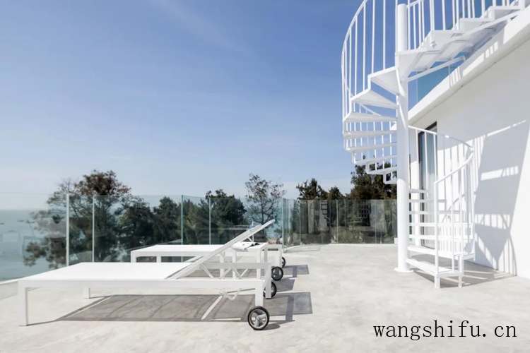 下面哪个杯子最大（下面哪个杯子最大最安全）