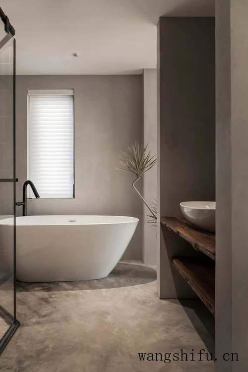 破旧老宅改造成极简海景民宿（老宅改造民宿图片）