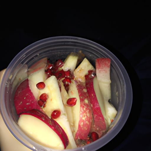 左右和红苹果哪个好