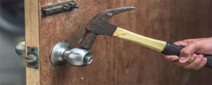 门没锁却打不开怎么办